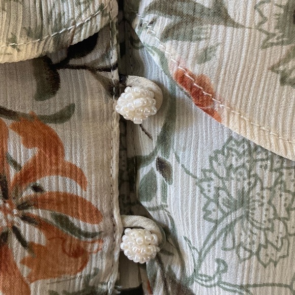 Lane Bryant Flutter Short Sleeve Floral Print Button Down Top - Picture 4 of 7